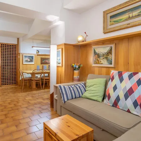 Parrocchiale: Mountain View With Private Garden Apartment Barzio