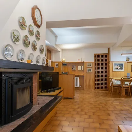 Apartment Parrocchiale: Mountain View With Private Garden Barzio